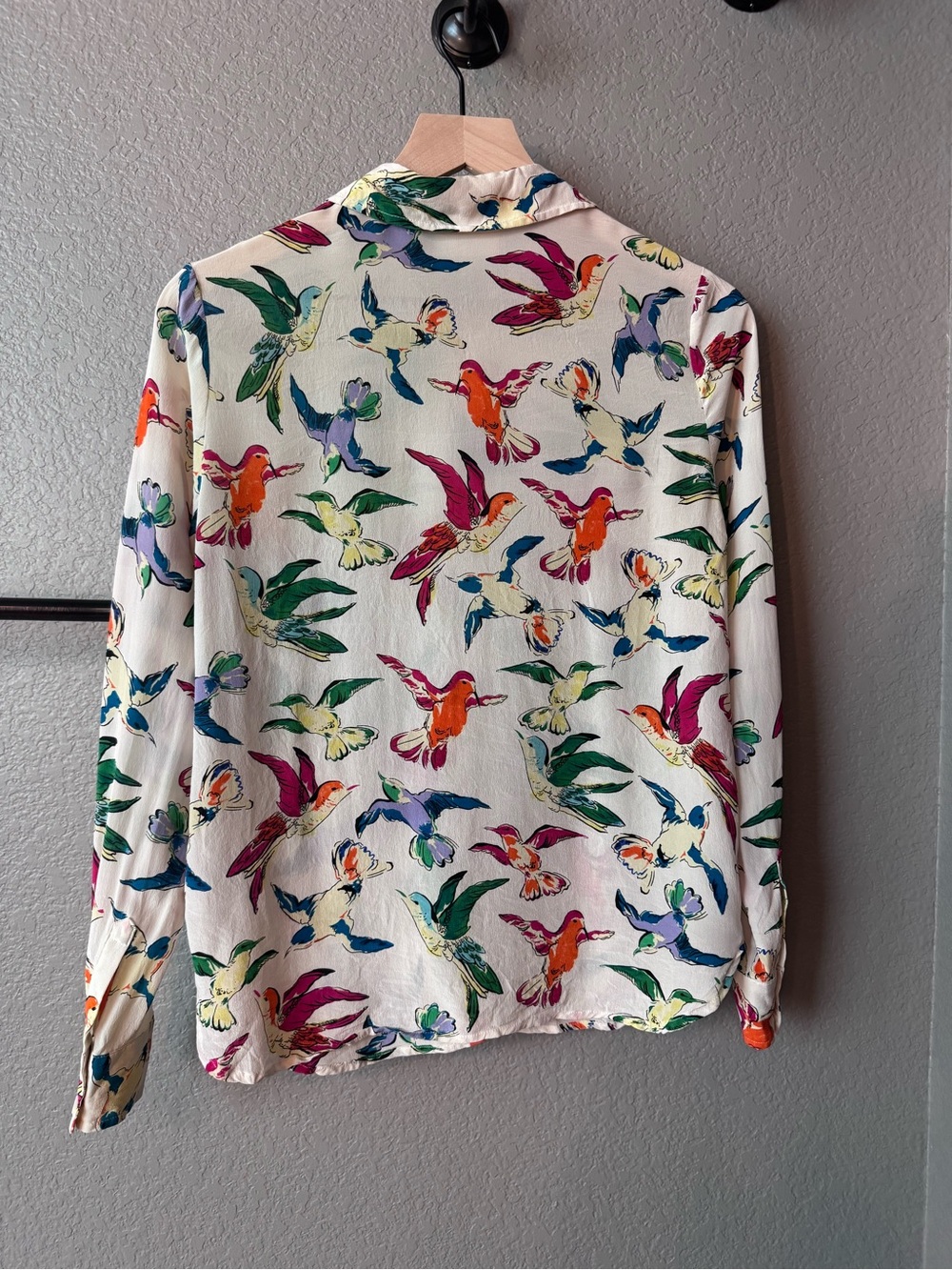 Maeve Anthropologie 100% Silk Hummingbird Print Button Down Blouse 0 - Picture 9 of 13